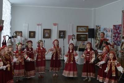 В Брянске открылась аыставка народных ремесел - mk.ru - Брянск