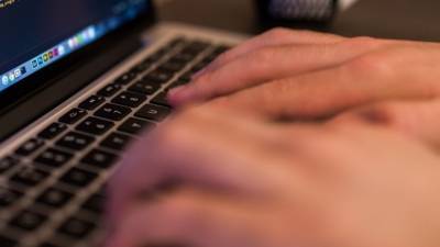 Липецкий зек притворялся девочкой и вымогал у школьниц интимные фото - polit.info - Липецк