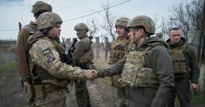 Владимир Зеленский - "Тут решается судьба страны": Зеленский призвал украинских политиков приезжать на Донбасс (фото) - focus.ua - Донбасс