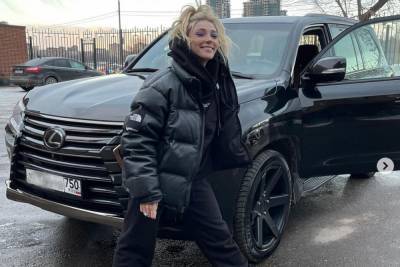 Анастасия Ивлеева - Ивлееву обвинили в 200 превышениях скорости на спорткаре - mk.ru