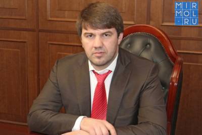 Расул Ибрагимов - Расул Ибрагимов обвиняется в хищении свыше 620 млн рублей на посту министра труда - mirmol.ru