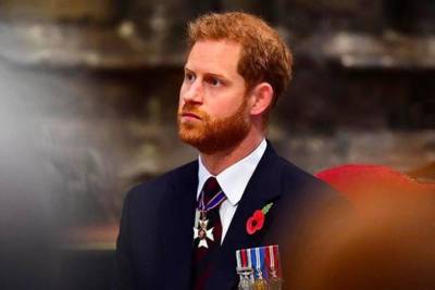 Елизавета II - принц Гарри - Меган Маркл - принц Филипп - СМИ: Принц Гарри готовится вернуться домой на похороны деда - vm.ru - Англия