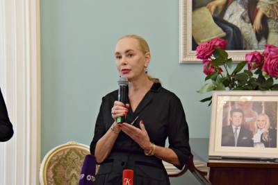 Иосиф Кобзон - Нелля Кобзон - «Мы посланы друг другу Богом»: вдова Кобзона поделилась историей знакомства с мужем - vm.ru - Москва - Нижний Новгород