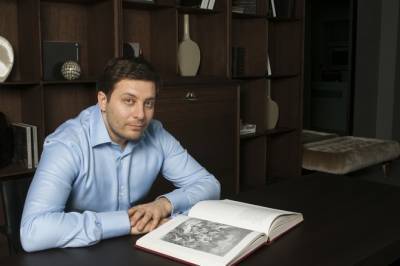 Тина Канделаки - Андрей Малахов - Сергей Минаев - «Блестящий талант лицедейства»: известный журналист признался «в зависти» к Малахову - radiokp.ru