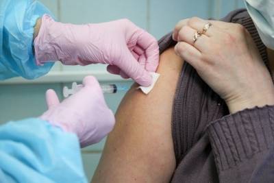 Два новых пункта вакцинации от COVID-19 открыли в торговых центрах Новосибирска - novos.mk.ru - Новосибирск - Новосибирская обл. - Амстердам