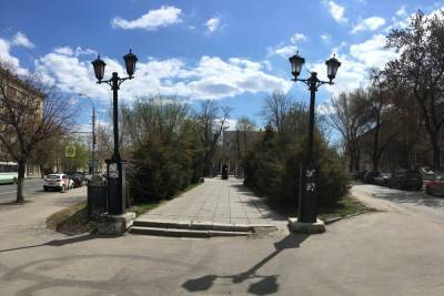 В Саратове снова украли ограду из Сквера Первой учительницы - saratov.mk.ru - Саратов