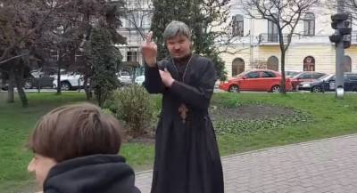 Появились подробности о скандале со «священником» в Киеве: "Ударил девушку и мог присвоить рясу" - politeka.net - Киев - Нападение