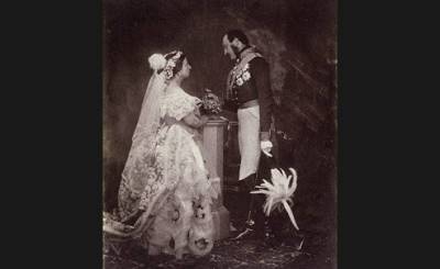Елизавета II - королева Виктория - Al Arabiya (ОАЭ): величайшая британская королева носила траур по мужу 40 лет - inosmi.ru - Англия - Эмираты - Великобритания
