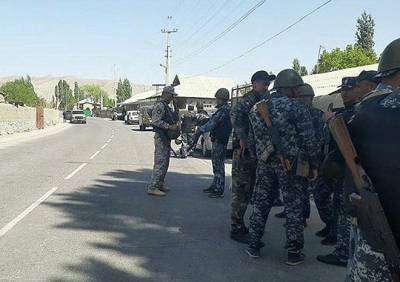Власти Киргизии заявили об обстреле жилых домов военными Таджикистана - ya62.ru - Душанбе - Киргизия - Таджикистан