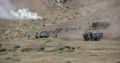 Кыргызстан заявляет, что Таджикистан собирает войска к границе, начались обстрелы - dsnews.ua - Киргизия - Таджикистан - Баткенской обл.