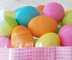 Как красить яйца на Пасху — интересные способы покраски яиц - goodnews.ua