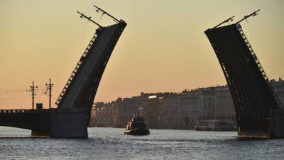 Зарина Догузова - Санкт-Петербург подготовил программу к началу туристического сезона - iz.ru - Санкт-Петербург - Нижний Новгород - Калининград - Голландия