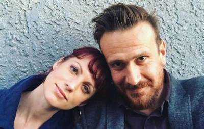 Звезда сериала "Как я встретил вашу маму" Джейсон Сигел и Алексис Микстер расстались - skuke.net