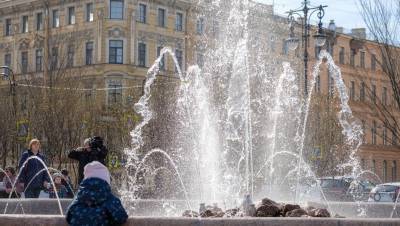 В Петербурге на Первомай открыли сезон фонтанов - dp.ru - Санкт-Петербург