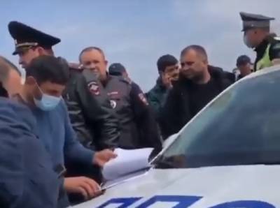 «Рынков здесь никогда не было»: полиция объявила торговцам о полном запрете торговли под Ростовом - privet-rostov.ru