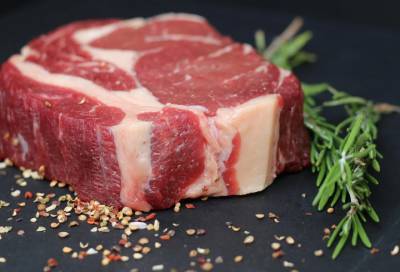 Врач-генетик рассказал об опасности красного мяса - online47.ru