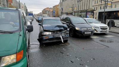 На перекрестке Кузнечного и Лиговского произошло ДТП с участием каршеринга - piter.tv - Санкт-Петербург - Петербург