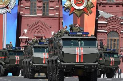 Владимир Путин - Редактор польского издания назвал военный парад в Москве «стимулированием воображения россиян» - actualnews.org - Москва