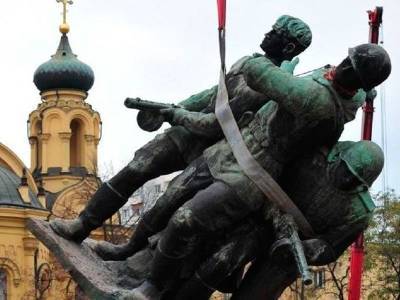 Почему Польша забыла про своих спасителей? - newsland.com - Польша