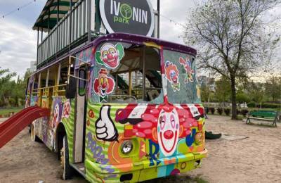 "Кто эти мрази?": В Северодонецке вандалы разгромили автобус в Ivonin park - vchaspik.ua - Северодонецк