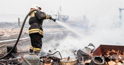 Обвинение предъявлено главе сельского поселения, где сгорело 25 домов - ren.tv - Омск - Омская обл.