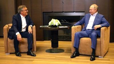 Владимир Путин - Рене Фазель - Путин провел беседу с главой IIHF на немецком языке - 5-tv.ru - Санкт-Петербург - Новосибирск - Омск