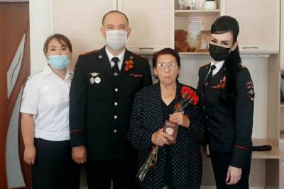 В Астрахани 85-летней дочери блокадника в День Победы вручили паспорт РФ - volg.mk.ru - Санкт-Петербург - респ. Татарстан - Астрахань - Астраханская обл. - Азербайджан