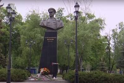 Игорь Терехов - Власти Харькова решили не сносить памятник Жукову - mk.ru - Киев - Харьков