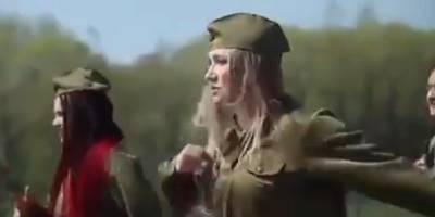 В РФ батутная фирма сняла резонансный ролик к 9 мая - девушки плясали под клубную версию Катюши, видео - ТЕЛЕГРАФ - telegraf.com.ua - Россия - Омск