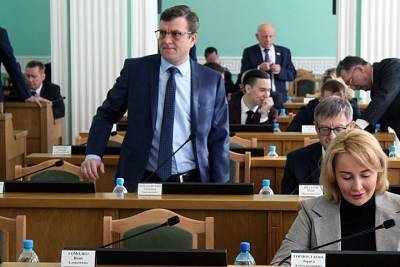 Алексей Навальный - Александр Мураховский - Фирмы отдыхавшего в лесу с омским министром бизнесмена получили госконтракты на 2 млрд - newsland.com - Омск - Омская обл.