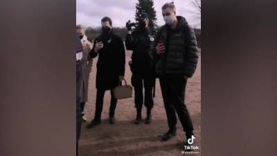 Блогер - Политический блогер из TikTok рассказала о вызове родителей в ФСБ - piter.tv - Ленинградская обл. - Санкт-Петербург