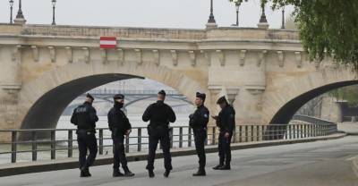 Во Франции - Во Франции женщина с ножом напала на полицейских и была ликвидирована - reendex.ru - Бордо
