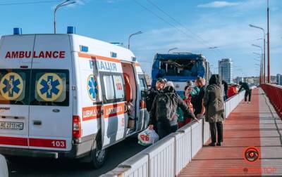 В Днепре масштабное ДТП, шестеро пострадавших - korrespondent.net - Днепр