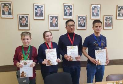 В Южно-Сахалинске определили призеров блиц-турнира по шахматам - sakhalin.info - Южно-Сахалинск