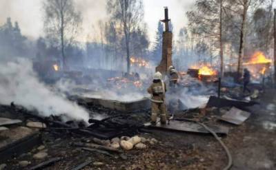 В Казахстане лесной пожар перекинулся на поселок и уничтожил 35 домов - eadaily.com - Восточно-Казахстанская обл.