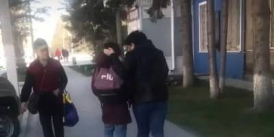 В Новосибирске составили протокол на мать, которая тащила свою дочь за волосы - runews24.ru - Новосибирск - Новосибирская обл.