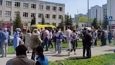 Рустам Минниханов - Девять человек погибли в результате стрельбы в школе в Казани - iz.ru - респ. Татарстан - Казань