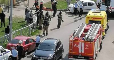Очевидец рассказал о первых минутах после начала стрельбы в гимнамзии в Казани - readovka.news - Казань