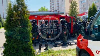 Рустам Минниханов - Ильназ Галявии - В казанской гимназии учащихся удерживает второй стрелок - piter.tv - респ. Татарстан - Казань