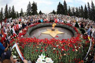 В Петербурге на 99-летнего ветерана ВОВ напали в День Победы. С его шеи сорвали крестик - znak.com - Санкт-Петербург - Ельня