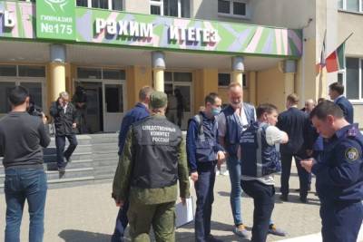 Рустам Минниханов - Александр Дрозденко - Губернатор Ленобласти выразил соболезнования родным погибших в Казани детей - spb.mk.ru - Ленинградская обл. - респ. Татарстан - Казань