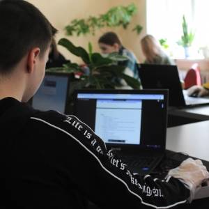 Сегодня ученики запорожских школ вернулись к очному обучению - reporter-ua.com - Запорожье