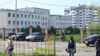 Ильсур Метшин - Ильназ Галявиев - Мэр Казани назвал стрельбу в школе террористическим актом - iz.ru - Казань