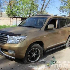 В Мелитополе водитель въехал на территорию частного предприятия и едва не сбил полицейских. Фото - reporter-ua.com - Запорожская обл. - Одесса - Мелитополь