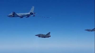 Видео: российский Су-30 перехватил три самолета ВВС Франции над Черным морем - 5-tv.ru - Франция - Ввс