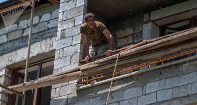 Более 7 тысяч перемещенных семей нуждается в жилье в Карабахе – как решается проблема - ru.armeniasputnik.am - Азербайджан - Степанакерт - район Аскеранский