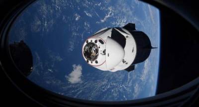 Виктор Гловер - Майкл Хопкинс - Американский корабль Crew Dragon после отстыковки от МКС направился к Земле - goodnews.ua - Москва - шт.Флорида