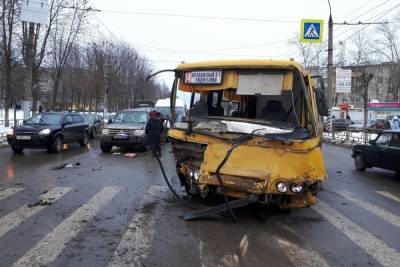 С начала 2021 года от падений в общественном транспорте в Ивановской области пострадали 17 человек - mkivanovo.ru - Ивановская обл.