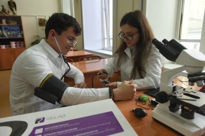 Более трех тысяч школьников Москвы пройдут испытания для поступления в медиаклассы - vm.ru - Москва