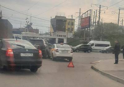 Московское шоссе встало в пробку из-за ДТП - ya62.ru